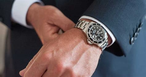 is it better to buy a preowned rolex|best rolex model for investment.